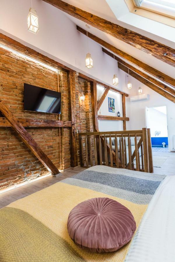 Casa Carolina Brasov Apartment ภายนอก รูปภาพ