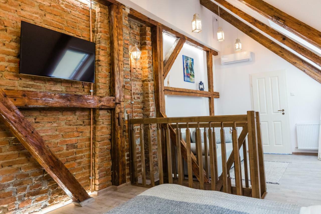 Casa Carolina Brasov Apartment ภายนอก รูปภาพ