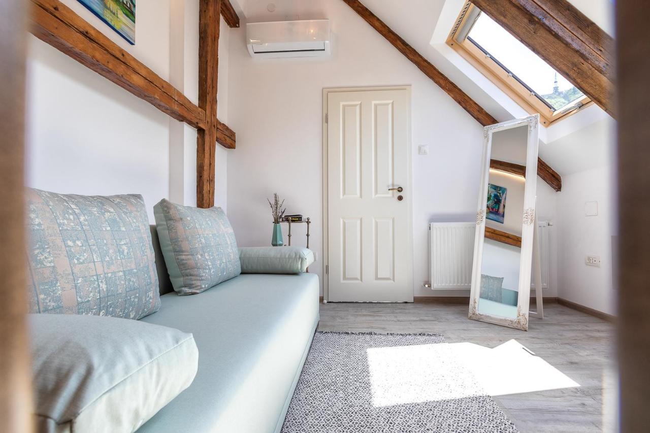 Casa Carolina Brasov Apartment ภายนอก รูปภาพ