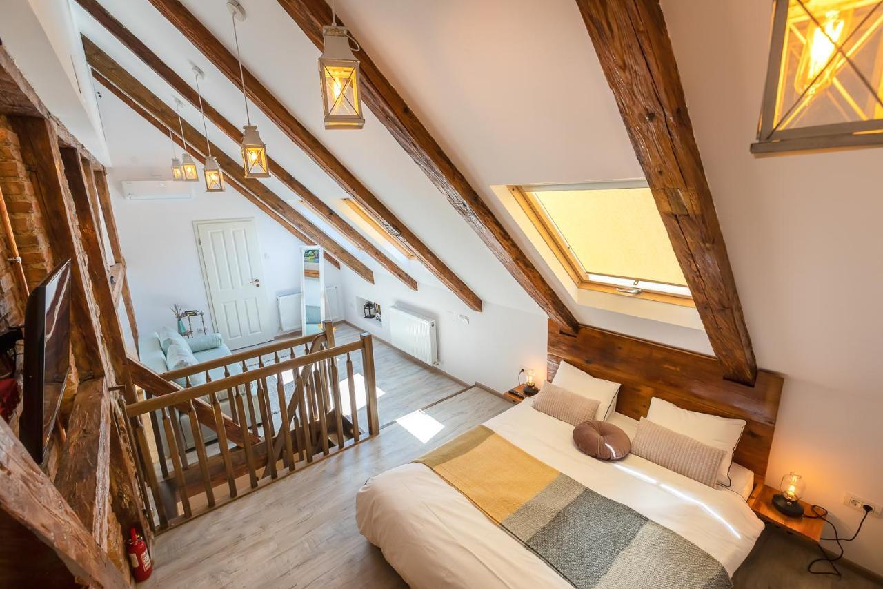 Casa Carolina Brasov Apartment ภายนอก รูปภาพ